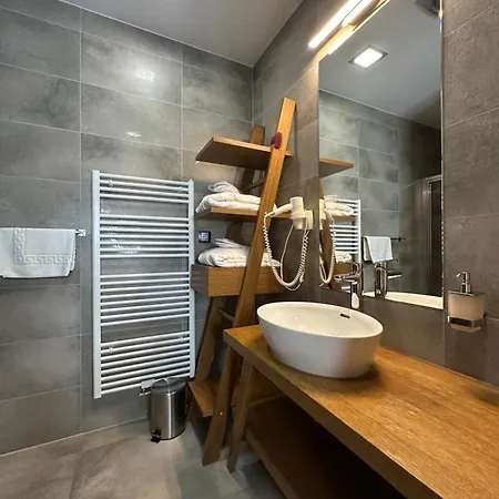 Mariánský Dvůr Hotel *